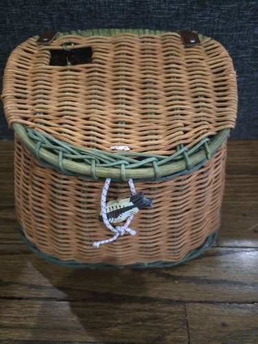 Vtg fly fishing basket - fishing,