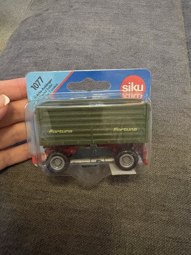 Siku 1077 diecast modeling - 1077, two