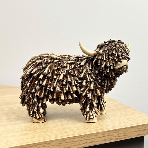 Small highland cow - small,