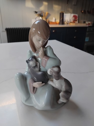 Lladro catnap figurine girl - lladro,