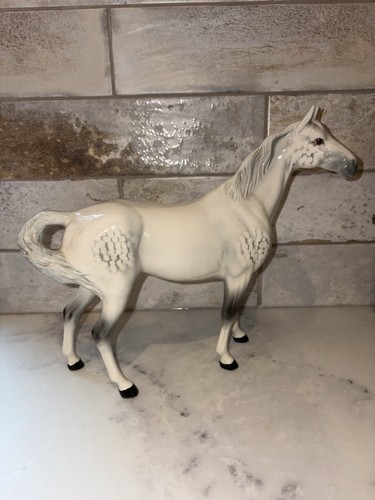 Beswick swish tail horse - swish,