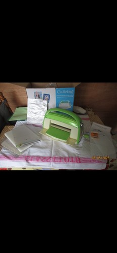 Cuttlebug die cutting - cuttlebug,