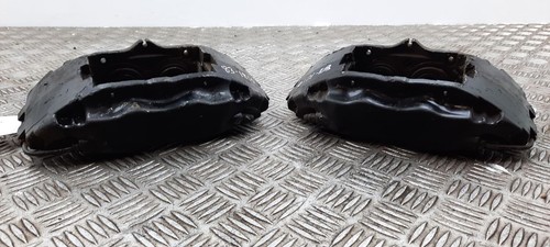 Black pair brembo calipers - black,