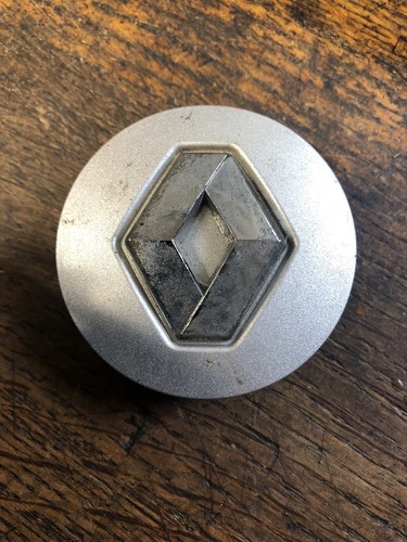 8200416439 wheel hub cap
