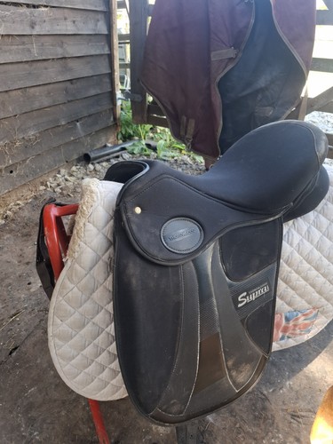 Synthetic dressage saddle - synthetic,