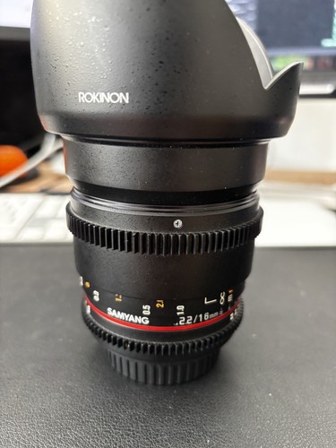 Samyang 16mm ef mount - t2.2,