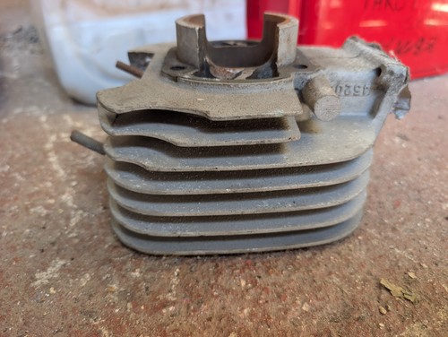 Yamaha dt125 air cooled engine - air,