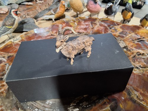 Cold painted bronze goat - ,