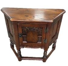 Old Wooden charm 1 door hall cupboard,In Very Good Condition