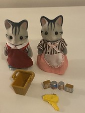 SYLVANIAN FAMILIES VILLAGE STORE OWNERS SET INC BASKET,PRICING GUN & FOOD  £20