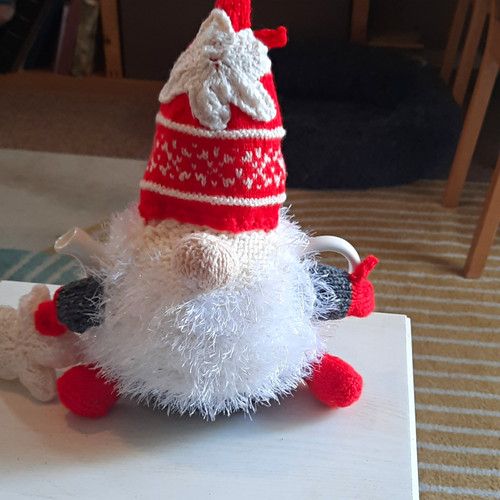 Handmade yarn knitted - knitted, tea