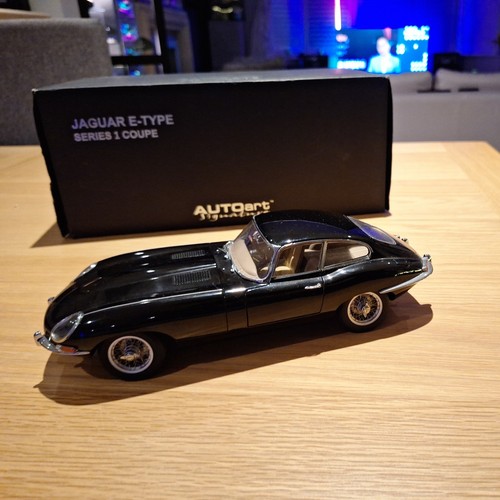 Autoart signature jaguar - autoart,