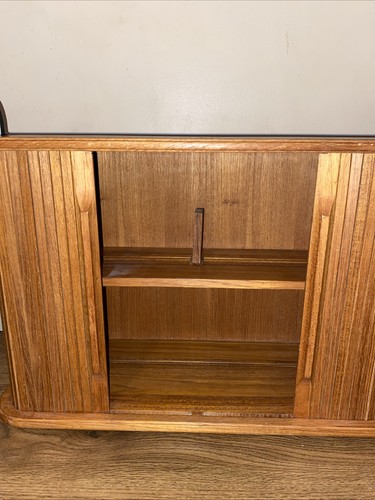 Teak tambour floating wall - tambour,