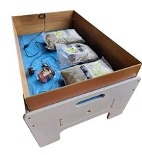 Large Tortoise table with Heat lamp, edible hay And Tortoise Food