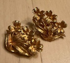 VINTAGE JEWELCRAFT FLOWER