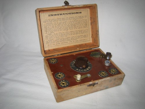 Crystal radio set french - crystal,