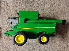 Bruder John Deere S670 Combine Harvester Farm Toy - No heads