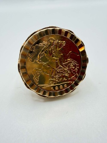 22ct 1982 half sovereign - &, 9ct