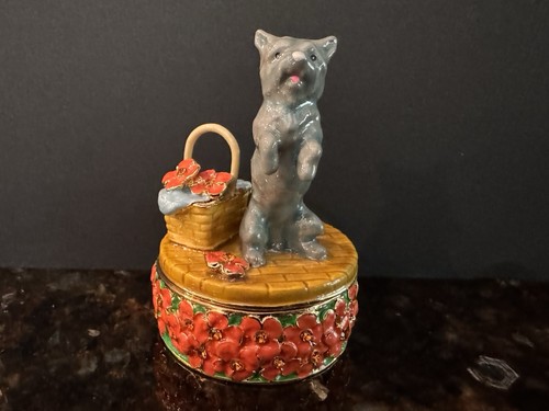 Toto and basket wizard oz - and,