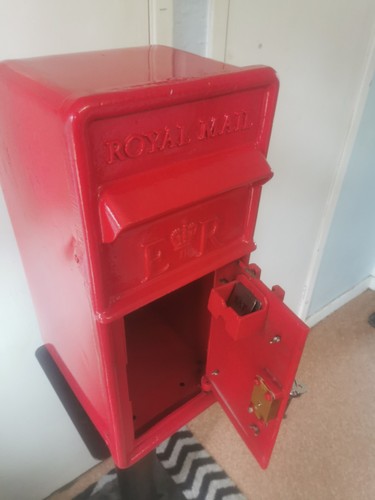 Post box royal mail - royal,
