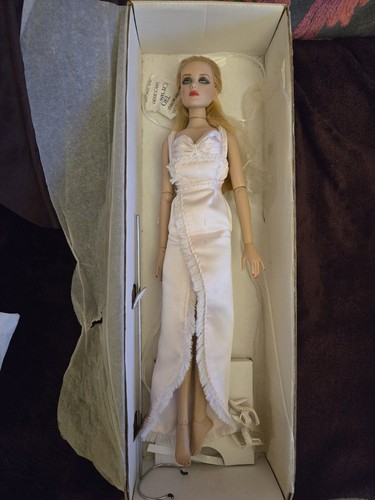Tonner wanton antoinette doll - tonner,