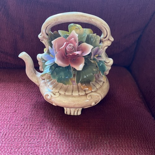 Capodimonte flower teapot - flower,