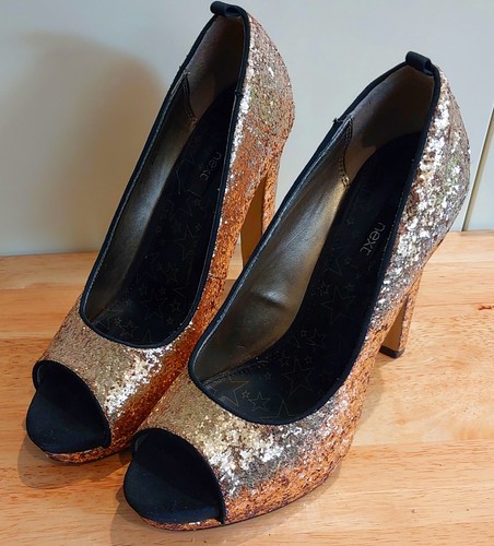 Next size gold - size, glitter