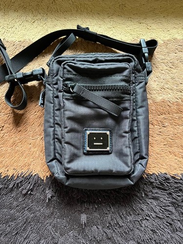 Acne studios shoulder - shoulder, with
