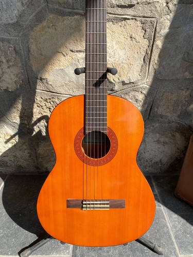 Yamaha c40 classical guitar - c40,