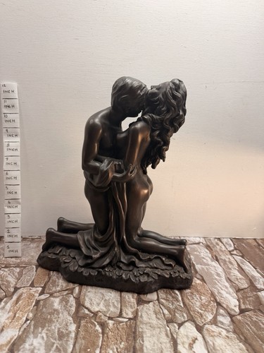 Crosa figurine embracing - crosa,