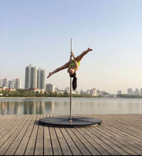 Freestand R dance pole (full setup) and crash mat 