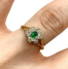 Emerald & Diamond Ring 18 ct