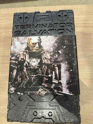 Hot toys mms105 terminator - hot,