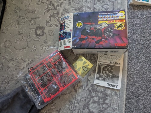 Tomy zoids red horn box - 2,
