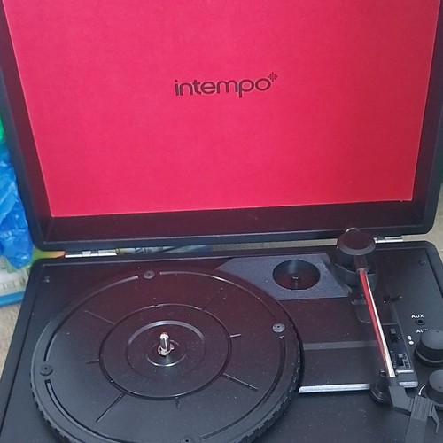 Intempo portable record player - record,