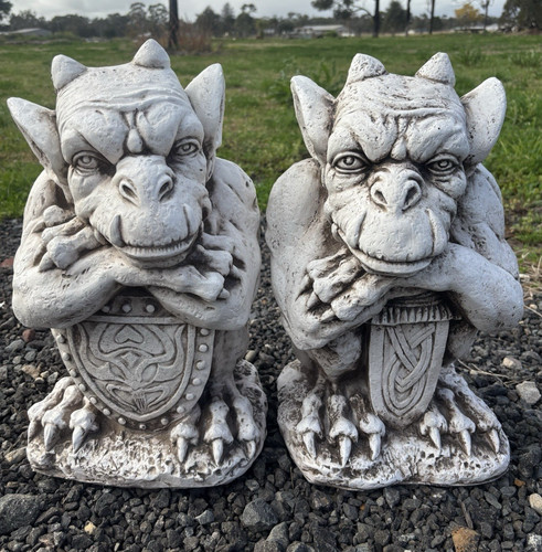 Gargoyle with shield - shield, sword