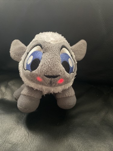 Neopets talking light plush - up,