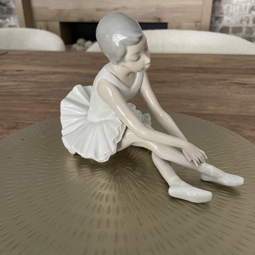 Nao ballerina in - nao, excellent