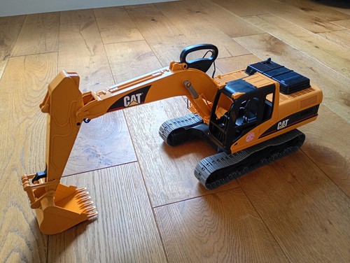 Bruder toys caterpillar cat - caterpillar,