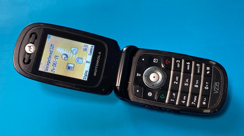 Motorola v235 mobile flip - mobile,