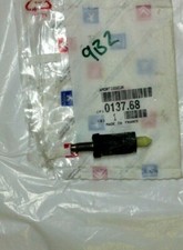 New OEM GENUINE Peugeot 206 306 307 406 2.0 HDI Engine Cover Bolt 013768