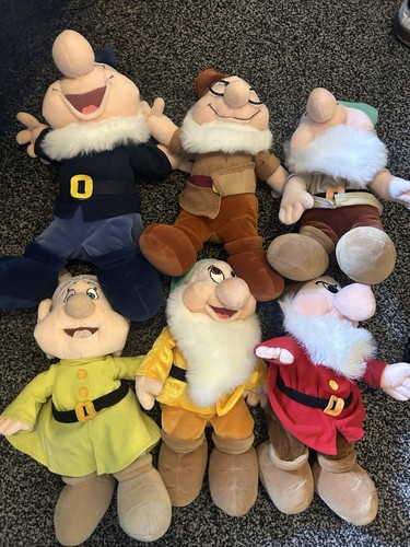 Disney store dwarfs bundle - store, x6