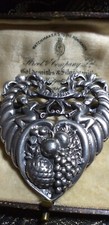 VINTAGE Extremely Large Scottish Pewter Cini Gemini Zodiac Cherubs Brooch.