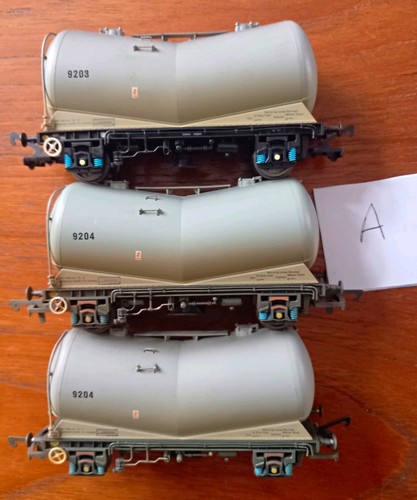 Hornby gauge tankers - v,
