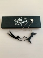 ICONIC TATTY DEVINE ACRYLIC