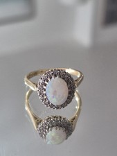 18ct Gold Opal And Diamnd Ring
