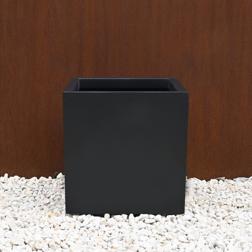 Matte black fibreglass planter - matte,