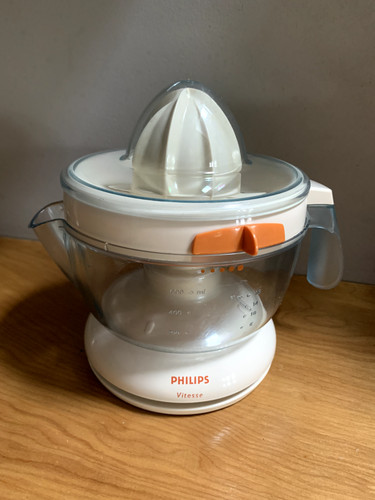 Orange lemon squeezer - orange/lemon, squeezer/