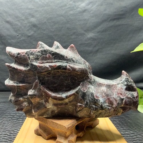 Natural garnet dragon skull - natural,
