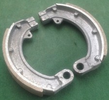 VESPA REAR BRAKE SHOES V90SS /